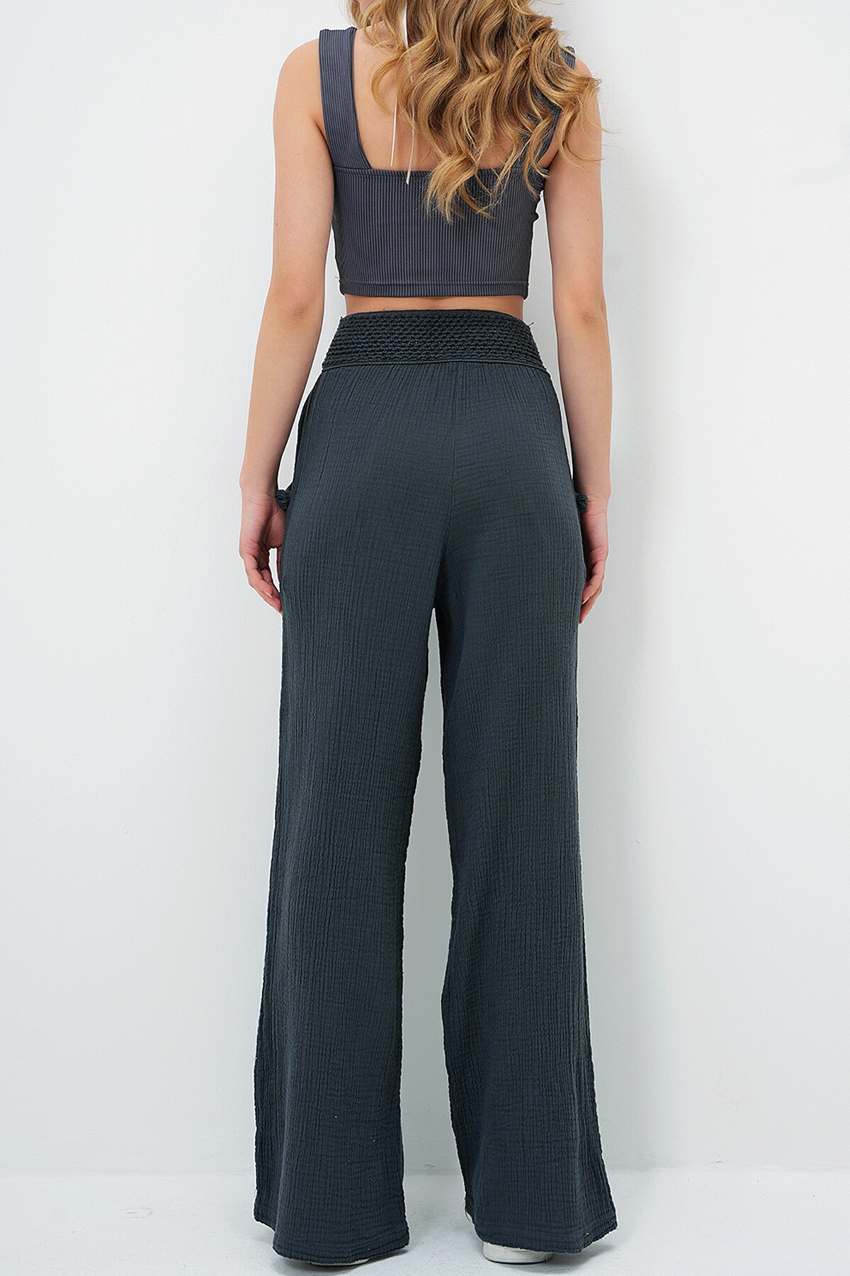 Antrasit Çift Cepli Beli Örgü Detaylı Müslin Kumaş Pantolon