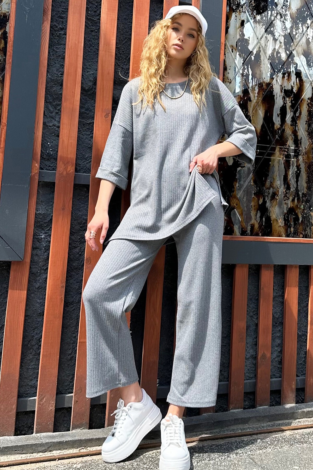 Antrasit Yırtmaçlı Boyfriend T-Shirt Ve Pantolon İnterlok Takım