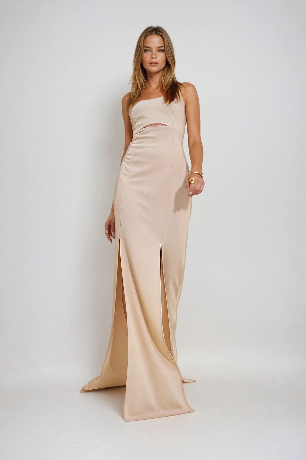 Bej Ayarlanabilir Askılı Out Cut Kesim Yırtmaçlı Mezuniyet Elbise