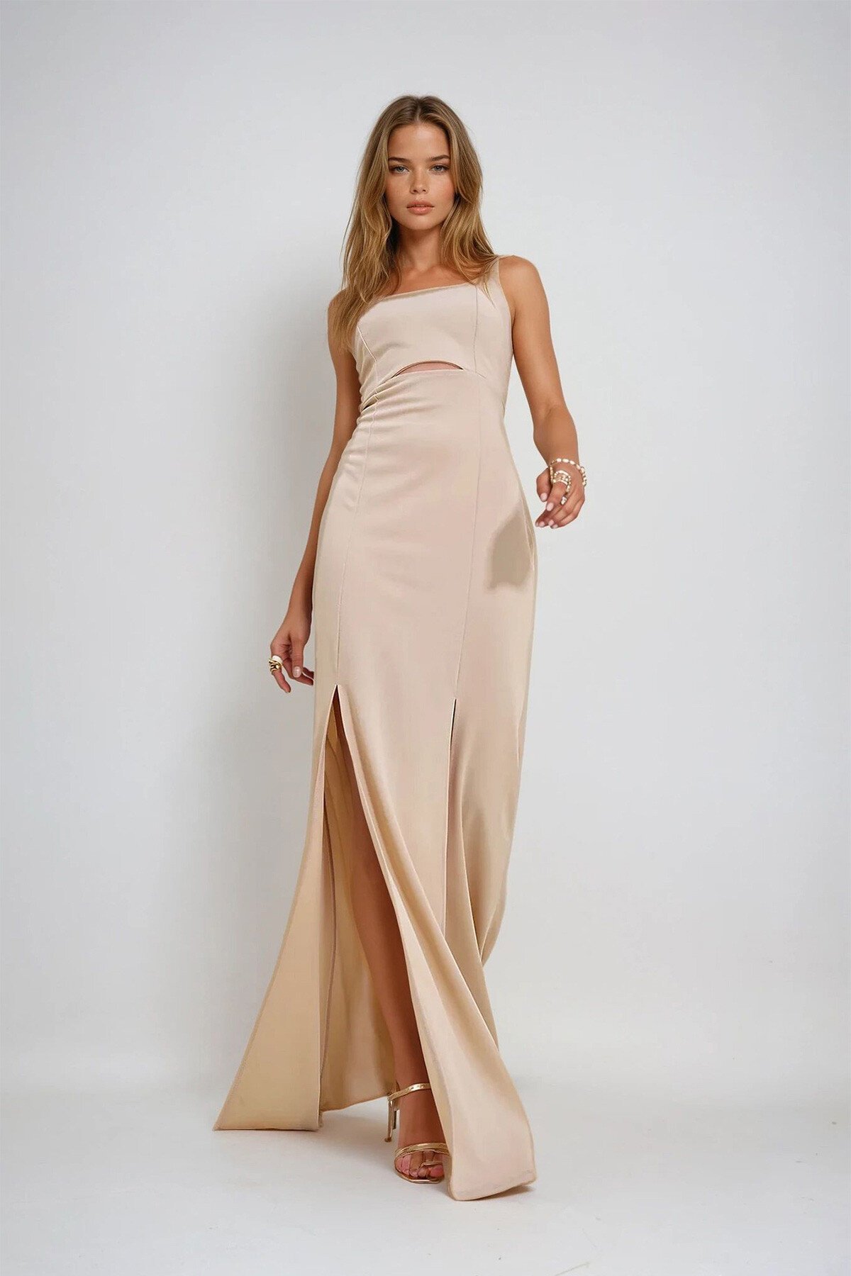 Bej Ayarlanabilir Askılı Out Cut Kesim Yırtmaçlı Mezuniyet Elbise