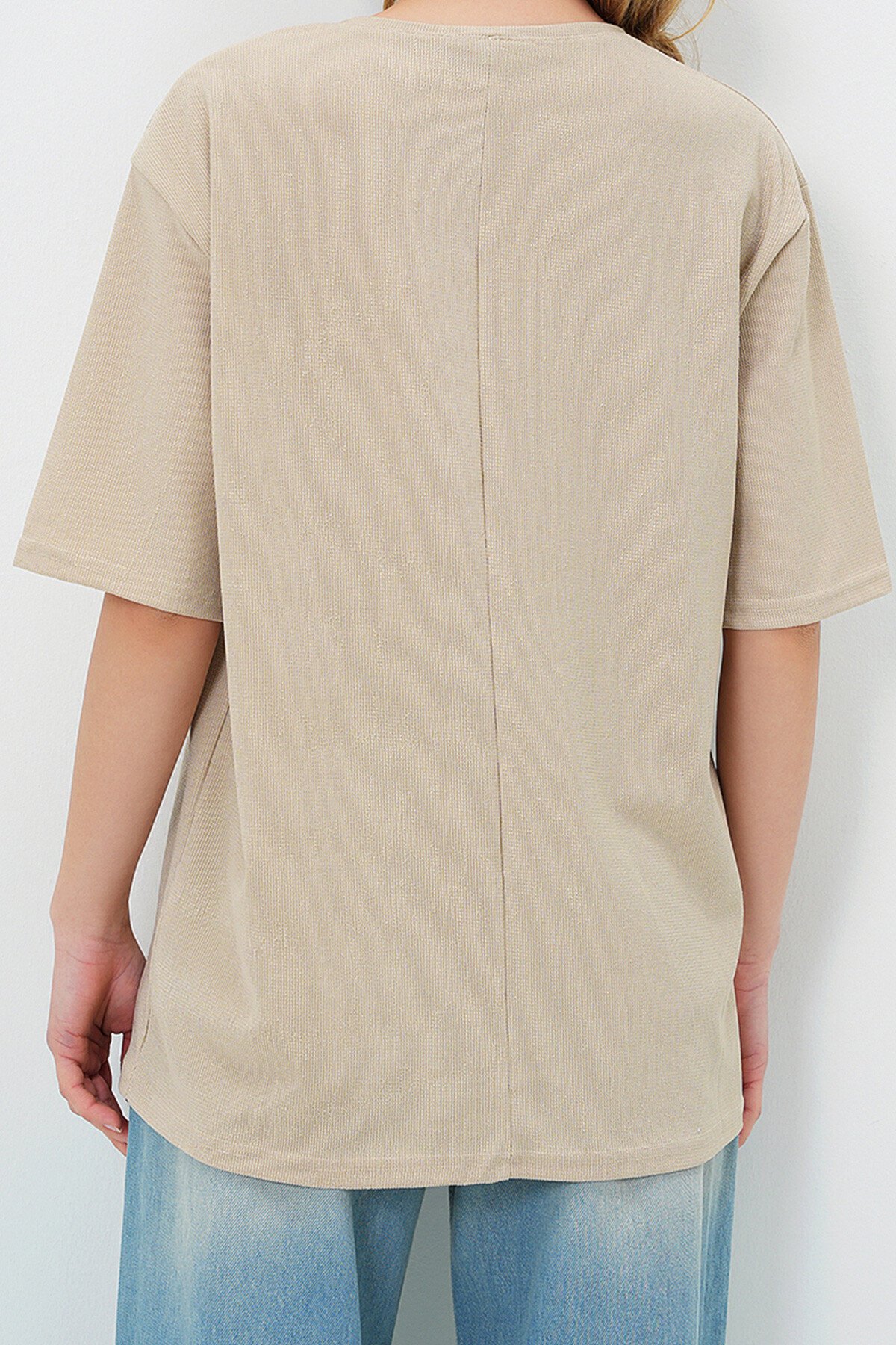 Bej Bisiklet Yaka Dokulu Basic T Shırt
