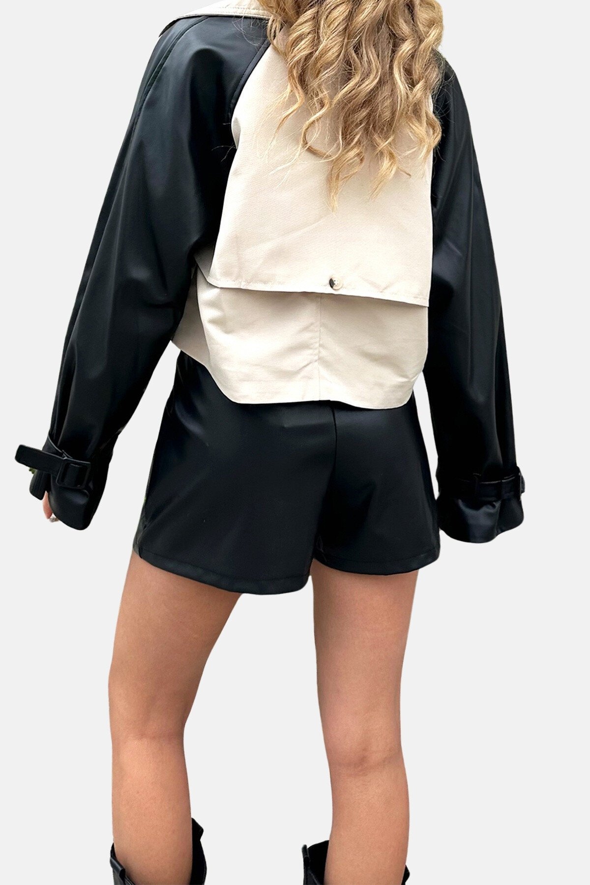 Bej Kruvaze Yaka Deri Garnili Kısa Trençkot Model Ceket