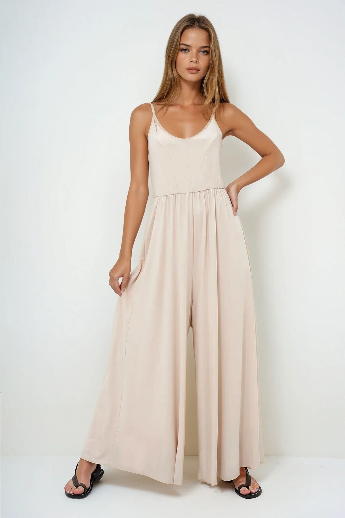 Bej Modal Kumaş Ayarlanabilir Askılı Geniş Paça Tulum