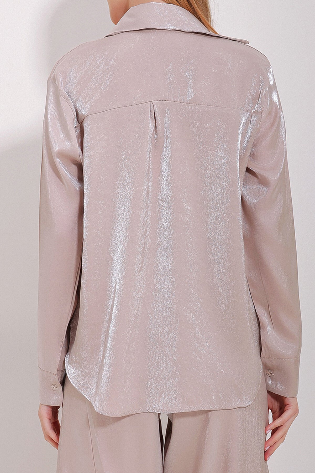 Bej Parlak Dokuma Oversize Gömlek