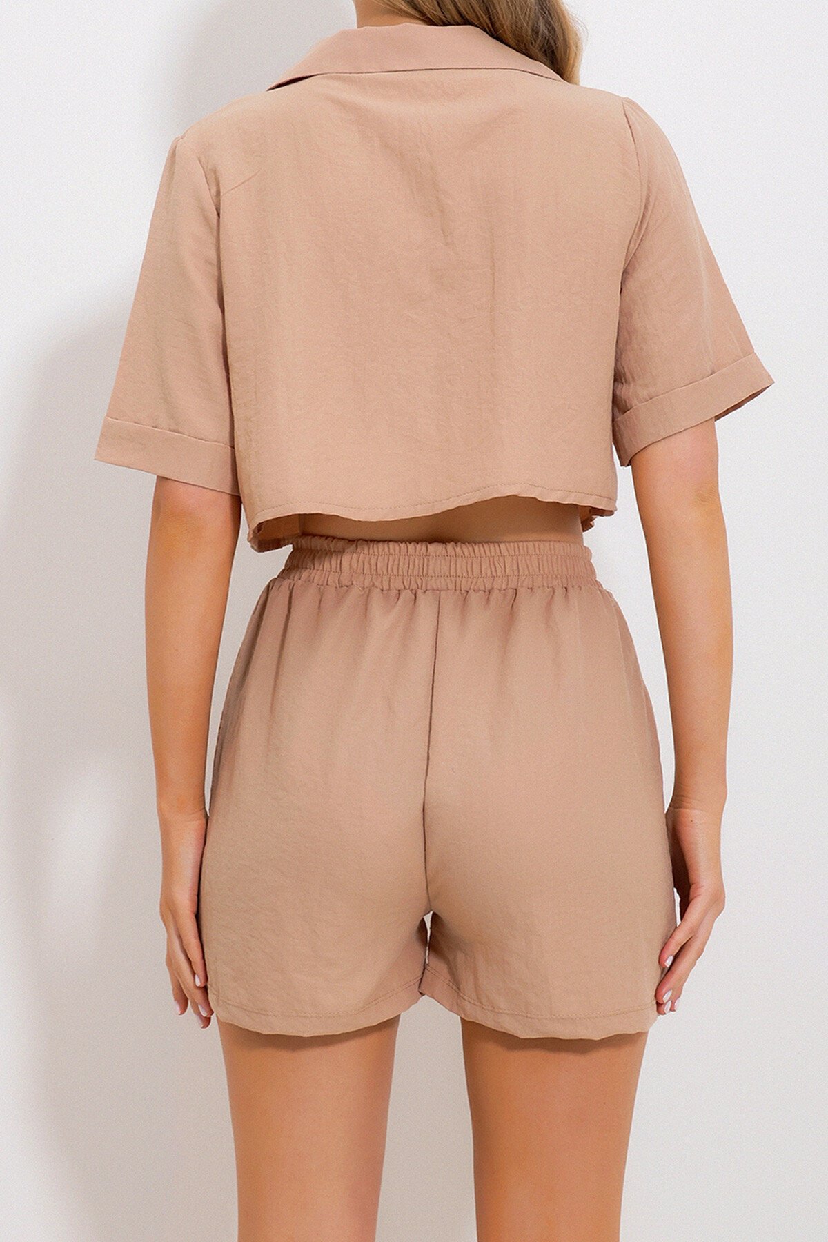 Bej Polo Yaka Crop Bluz Ve Şortlu Dokuma Alt Üst Takım