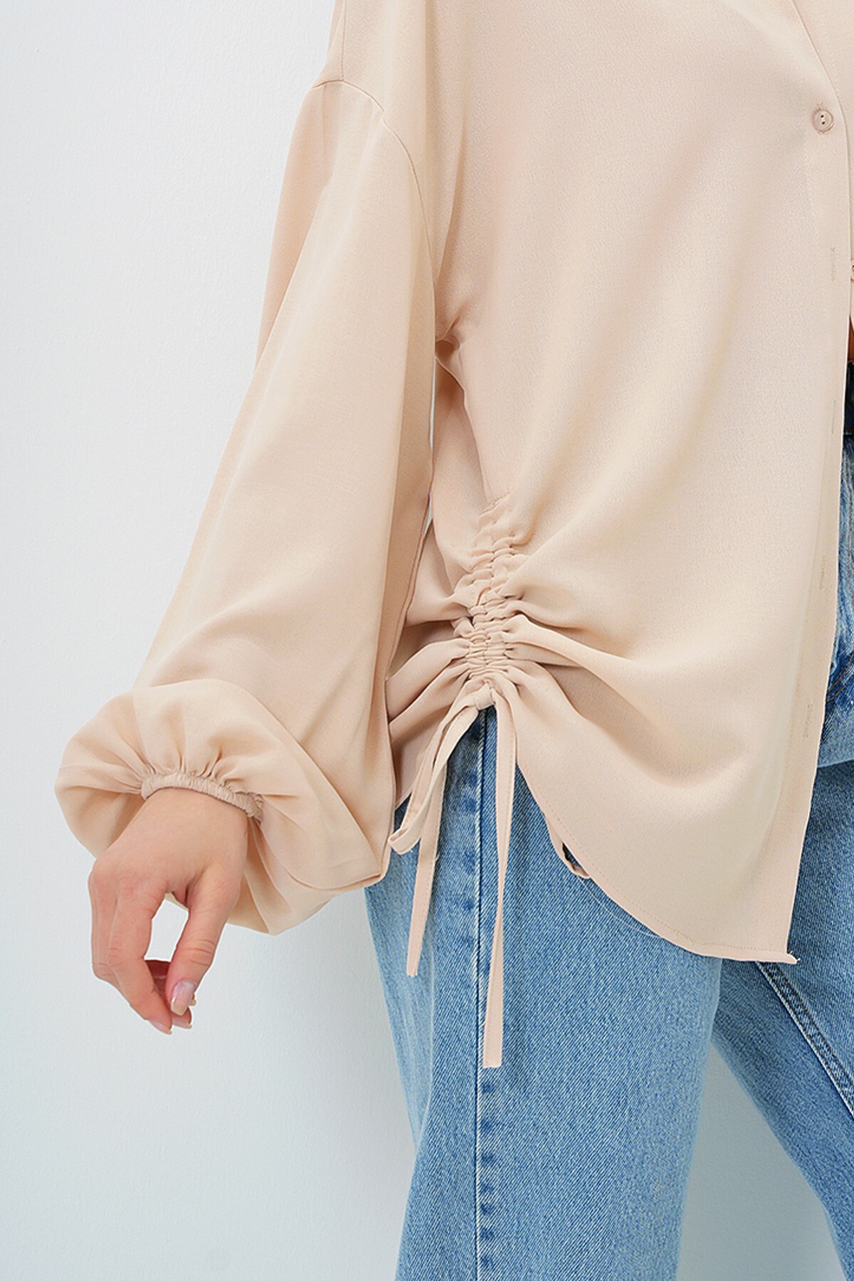 Bej Yanları Bağlama Detaylı Oversize Dokuma Gömlek
