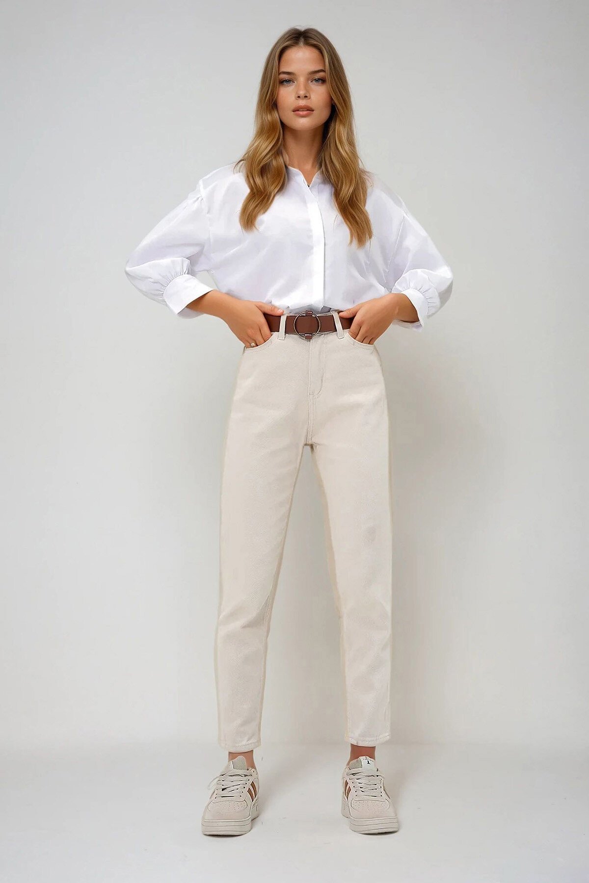 Bej Yüksek Bel Kemerli Mom Jeans