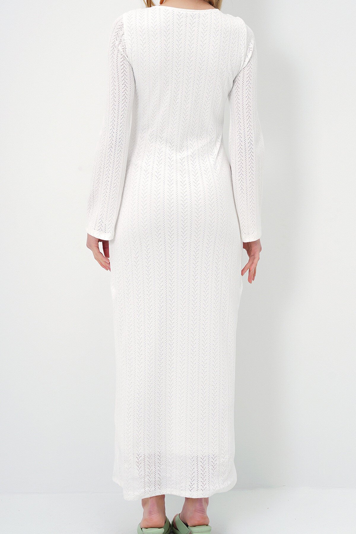 Beyaz Açık Yaka İçi Astarlı Yazlık Triko Elbise
