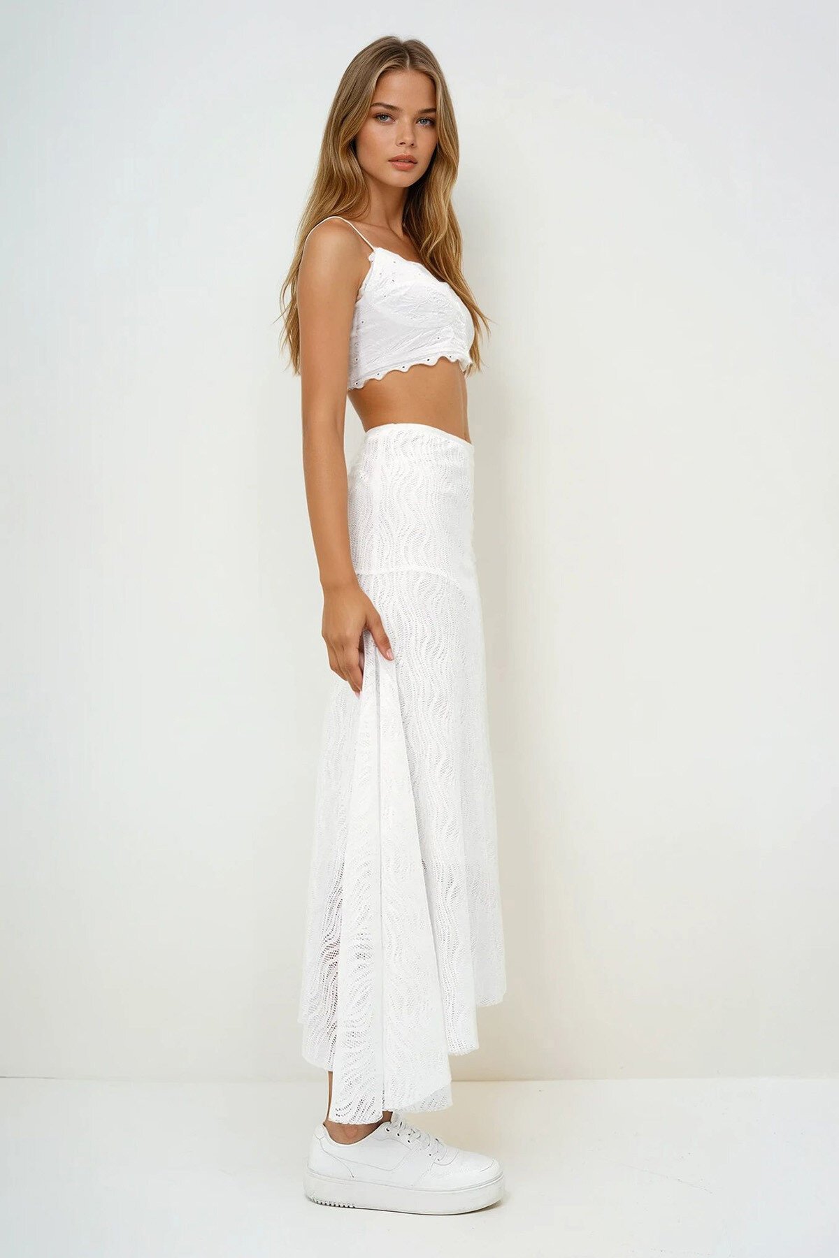 Beyaz Asimetrik Kesim İçi Astarlı Güpür Etek