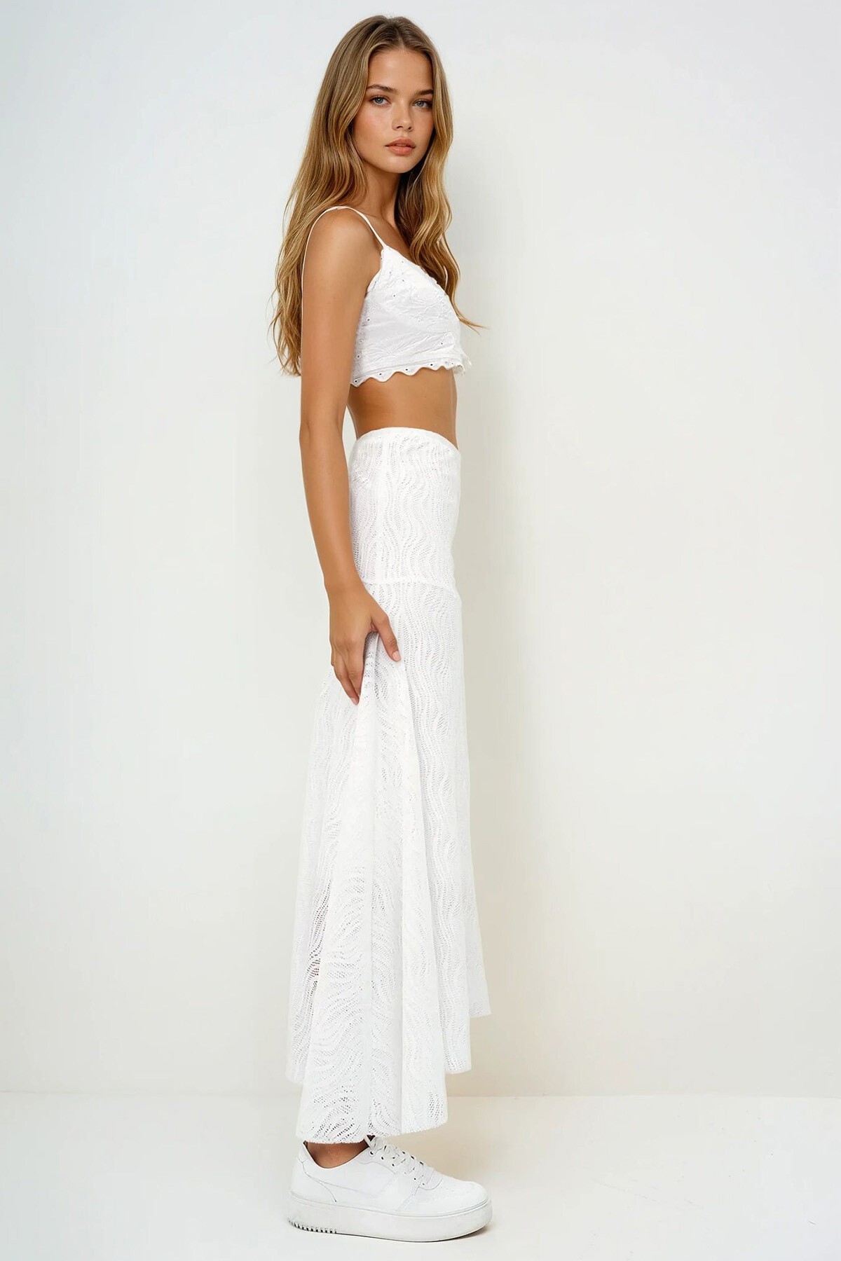 Beyaz Asimetrik Kesim İçi Astarlı Güpür Etek