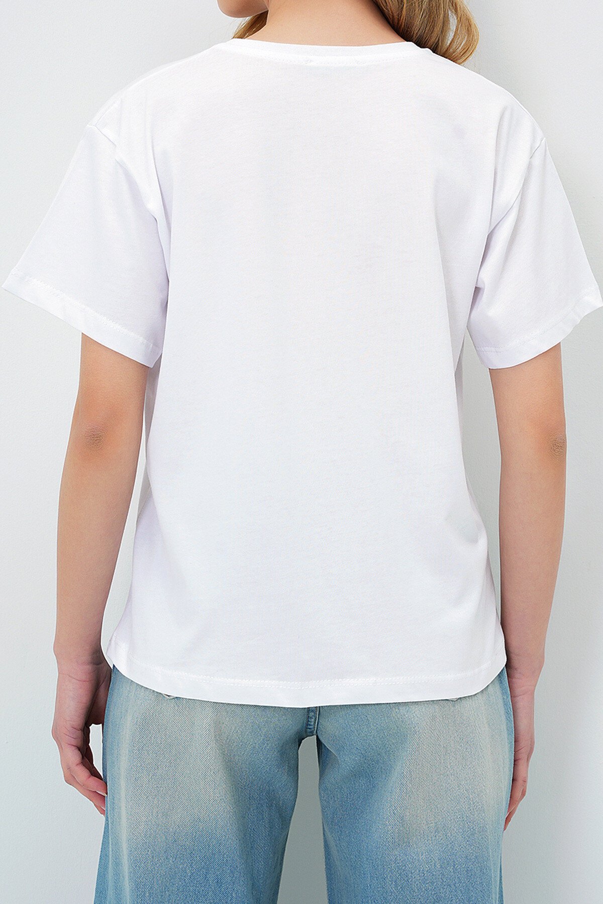 Beyaz Bisiklet Yaka Basic T Shırt