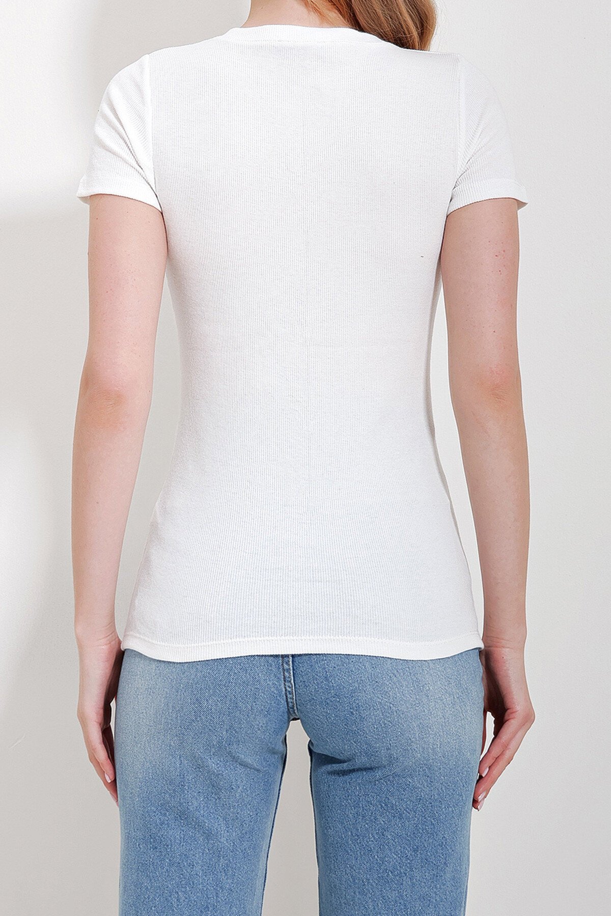 Beyaz Bisiklet Yaka Gold Düğmeli Örme Bluz