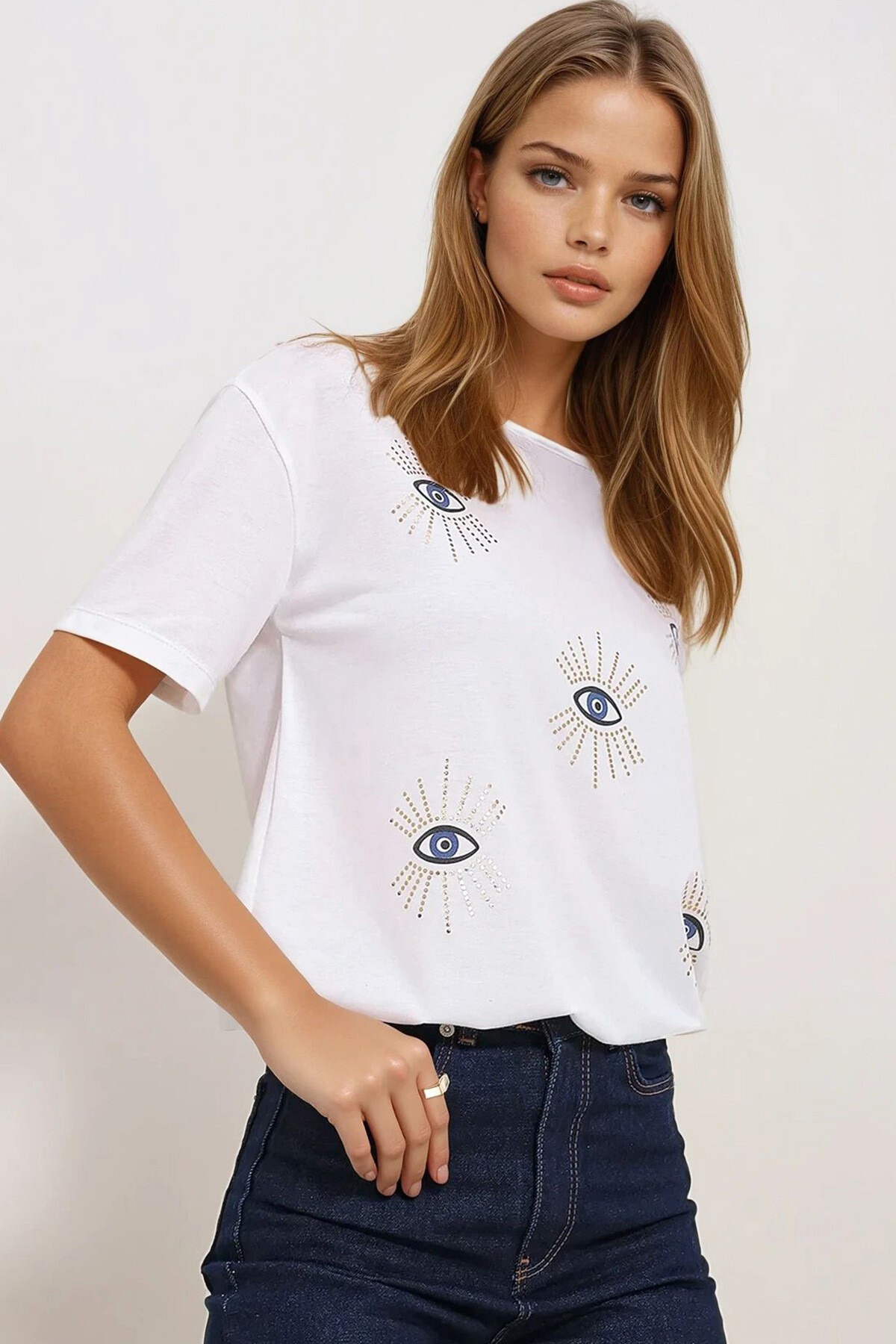 Beyaz Bisiklet Yaka Göz Baskılı Beyaz T Shirt