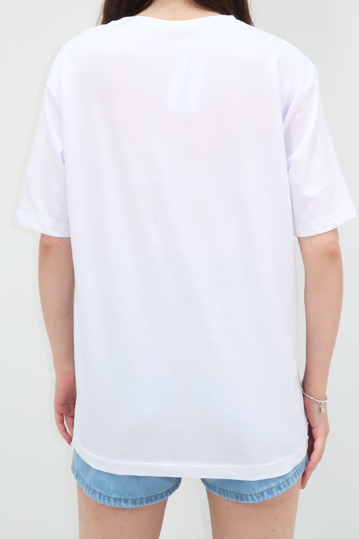 Beyaz Bisiklet Yaka Kalp Baskılı T Shirt