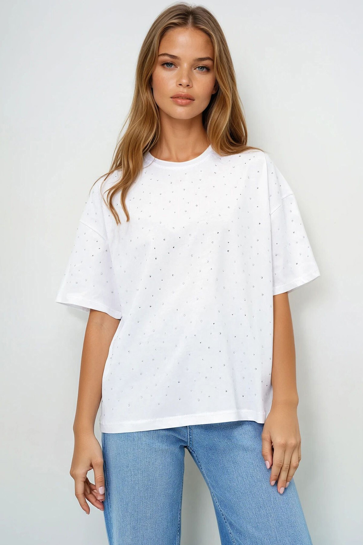 Beyaz Bisiklet Yaka Taş İşlemeli Basic T Shırt