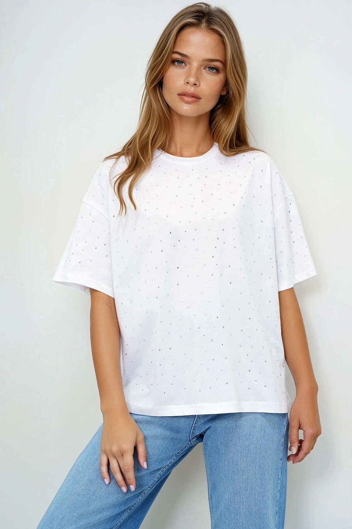 Beyaz Bisiklet Yaka Taş İşlemeli Basic T Shırt