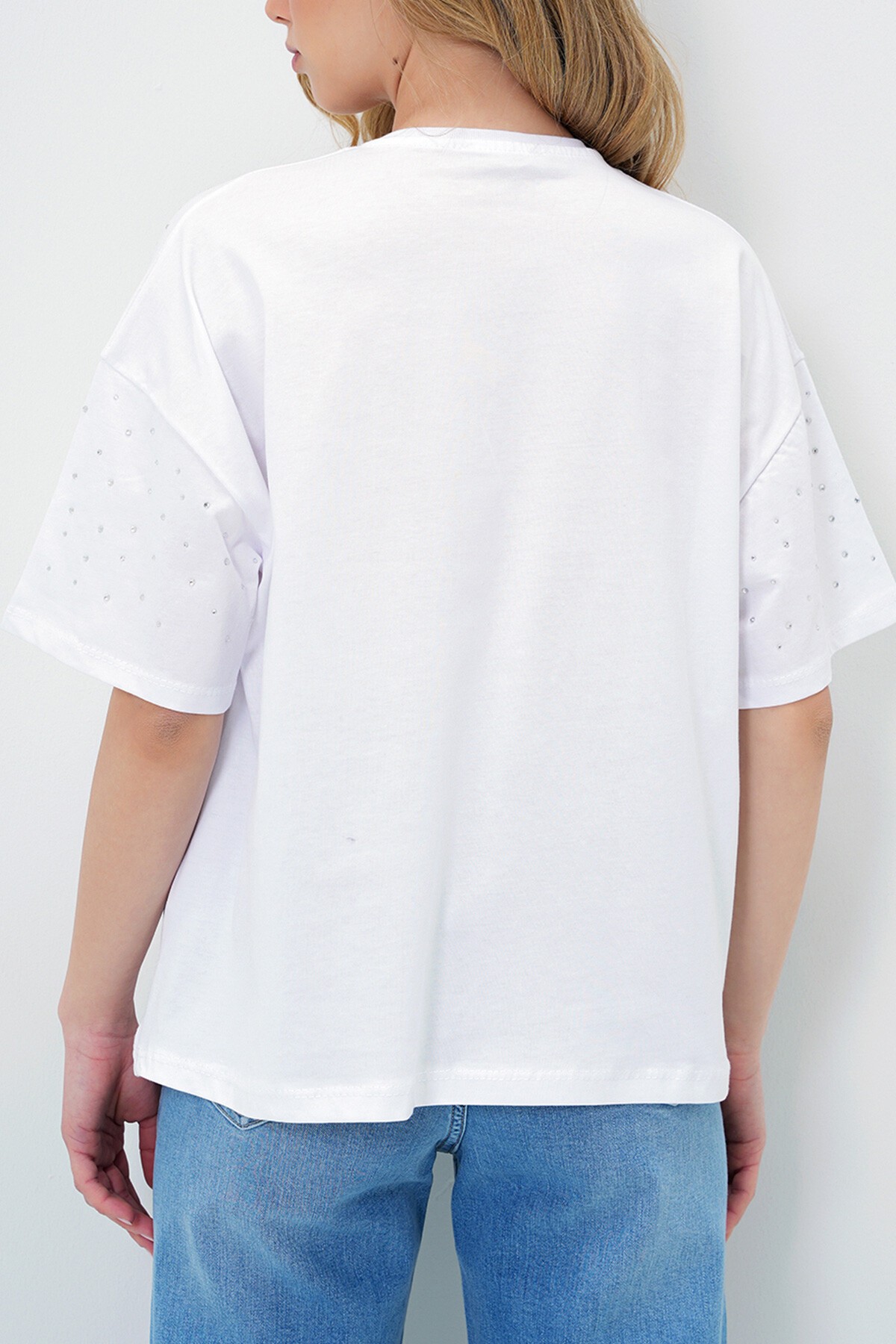 Beyaz Bisiklet Yaka Taş İşlemeli Basic T Shırt