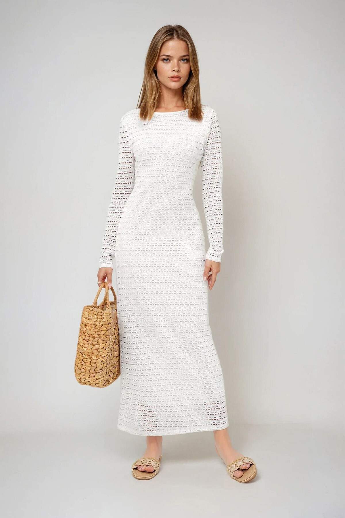 Beyaz Derin Sırt Dekolteli İçi Astarlı Yazlık Triko Elbise