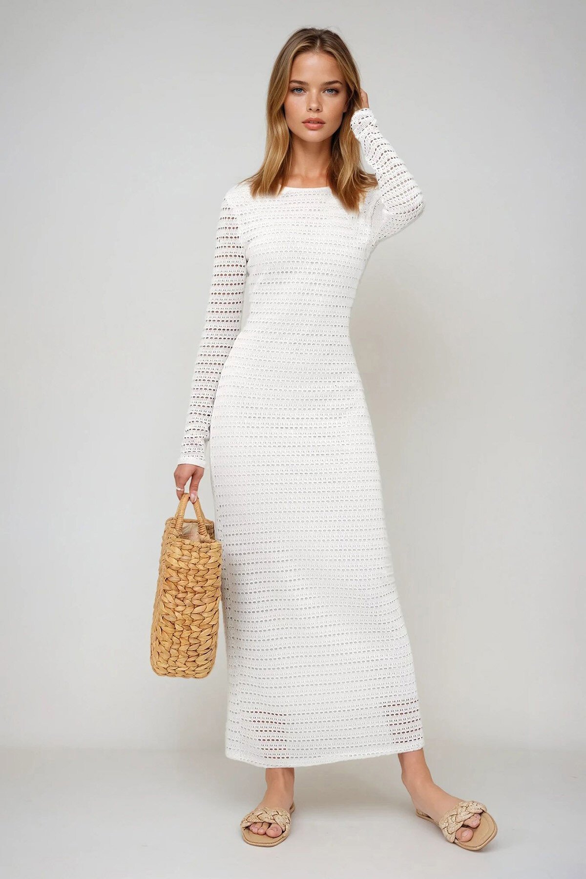 Beyaz Derin Sırt Dekolteli İçi Astarlı Yazlık Triko Elbise