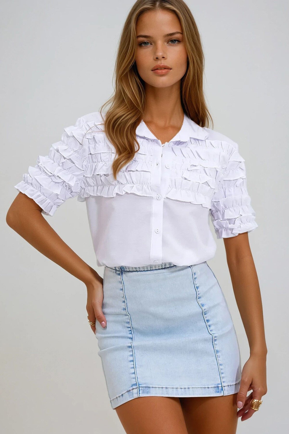 Beyaz Fırfırlı Kısa Kol Gömlek