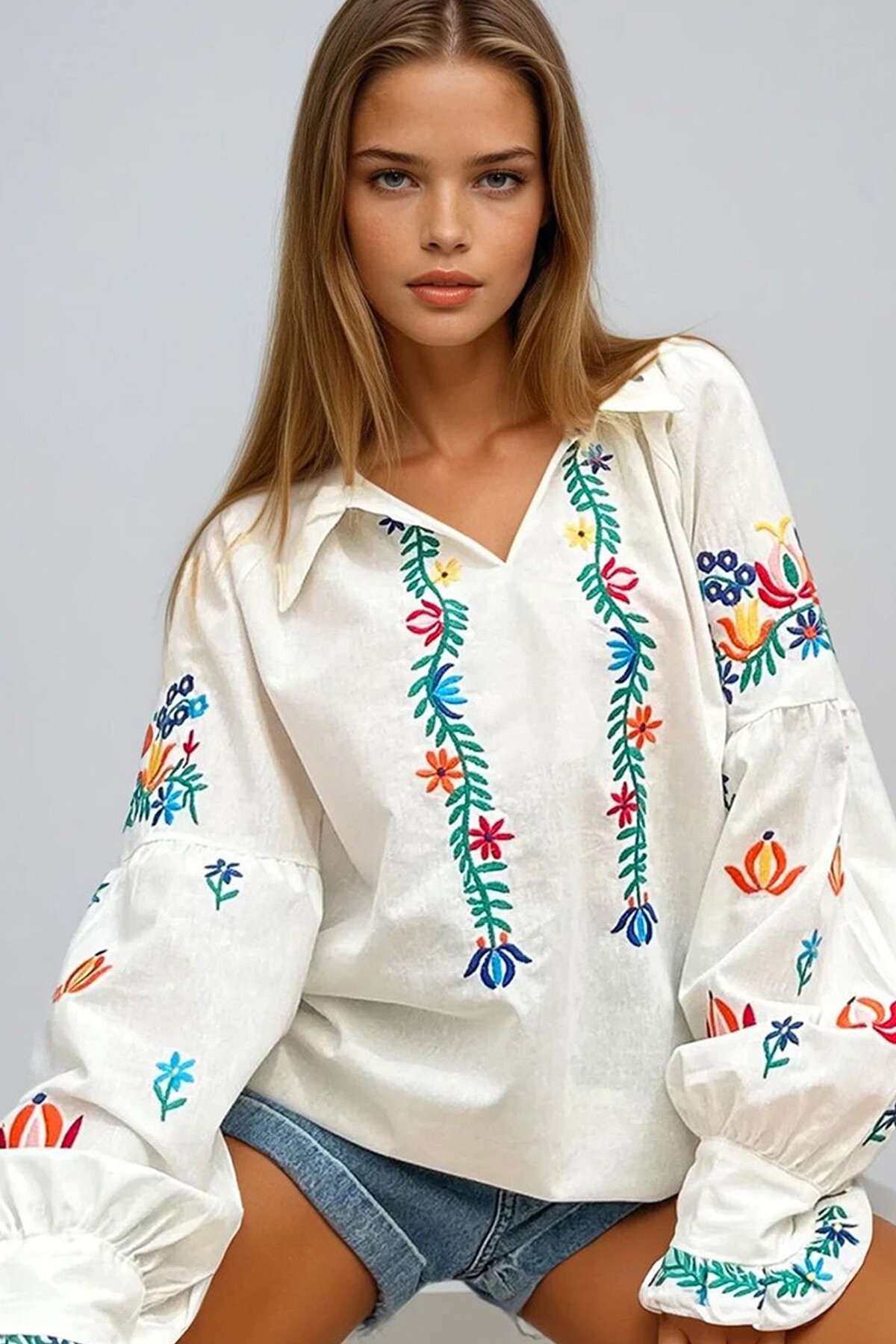 Beyaz Gömlek Yaka Balon Kol Nakışlı Keten Dokuma Bluz