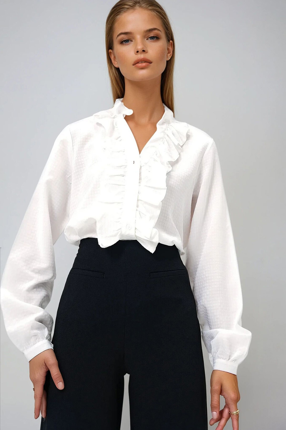Beyaz Hakim Yaka Önü Fırfırlı Dokuma Gömlek