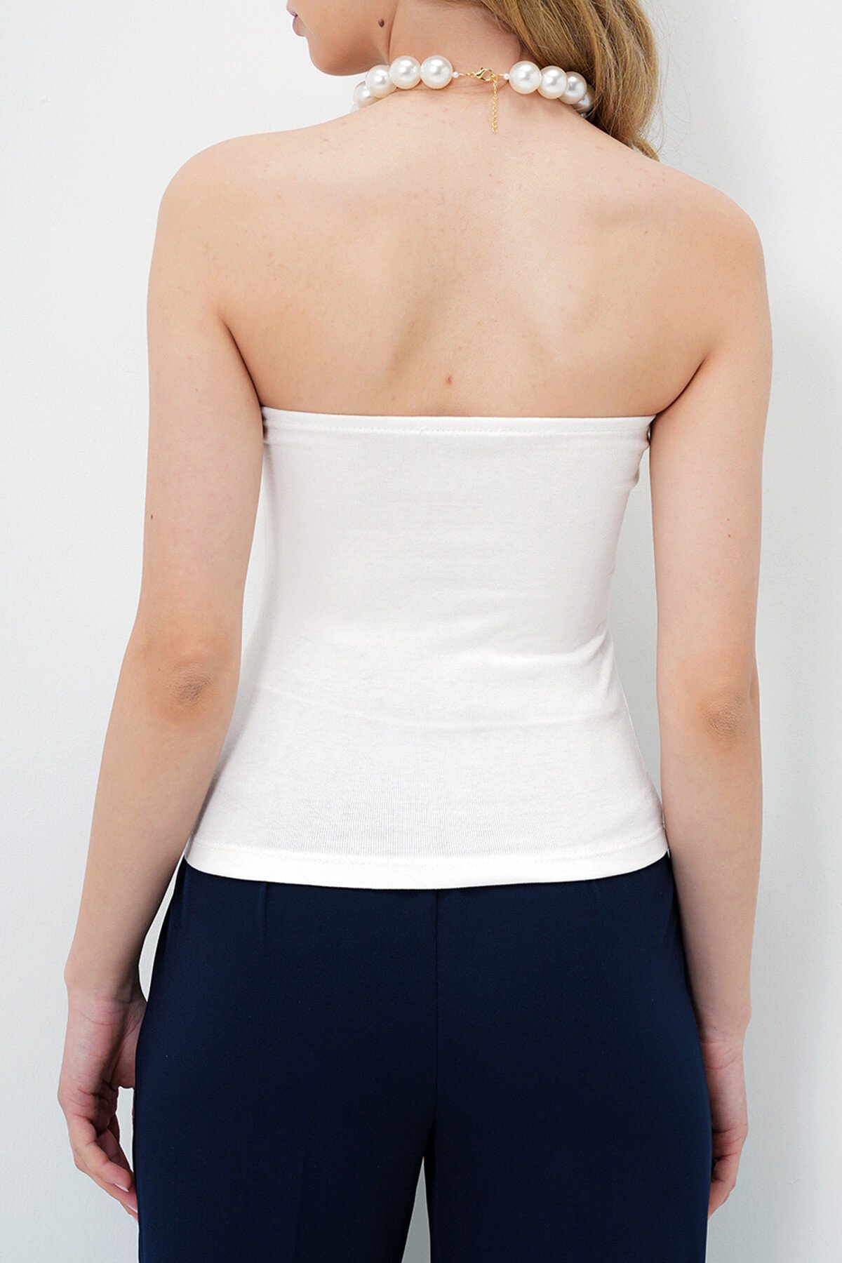 Beyaz Likralı Straplez Örme Bluz