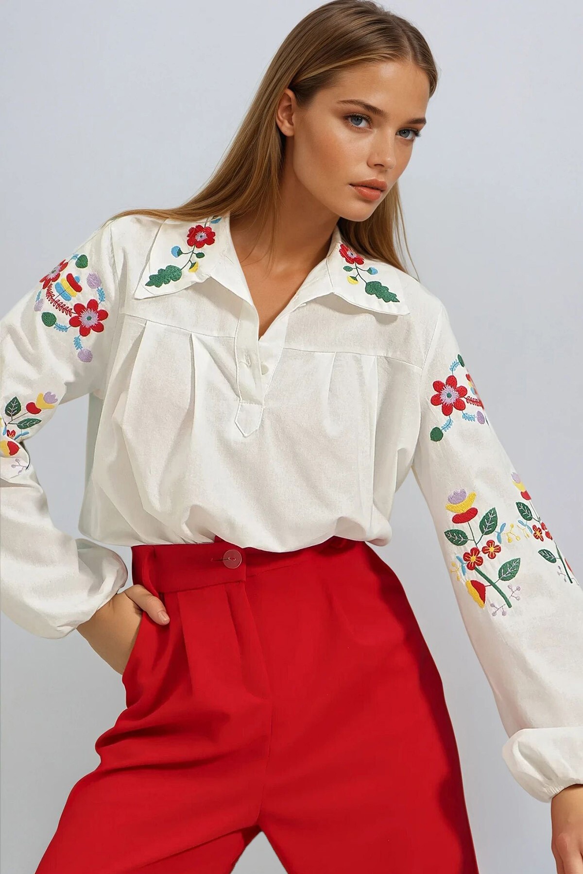 Beyaz Nakış İşlemeli Poplin Gömlek