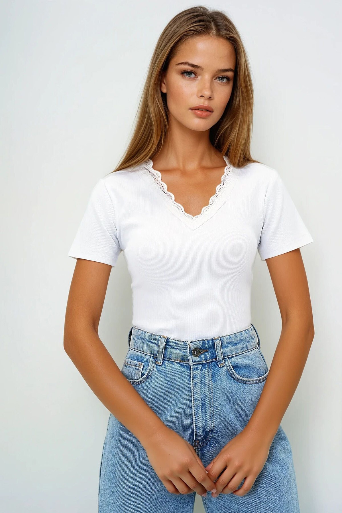 Beyaz Ön Arka V Yaka Dantel Detaylı Kısa Kol Bluz