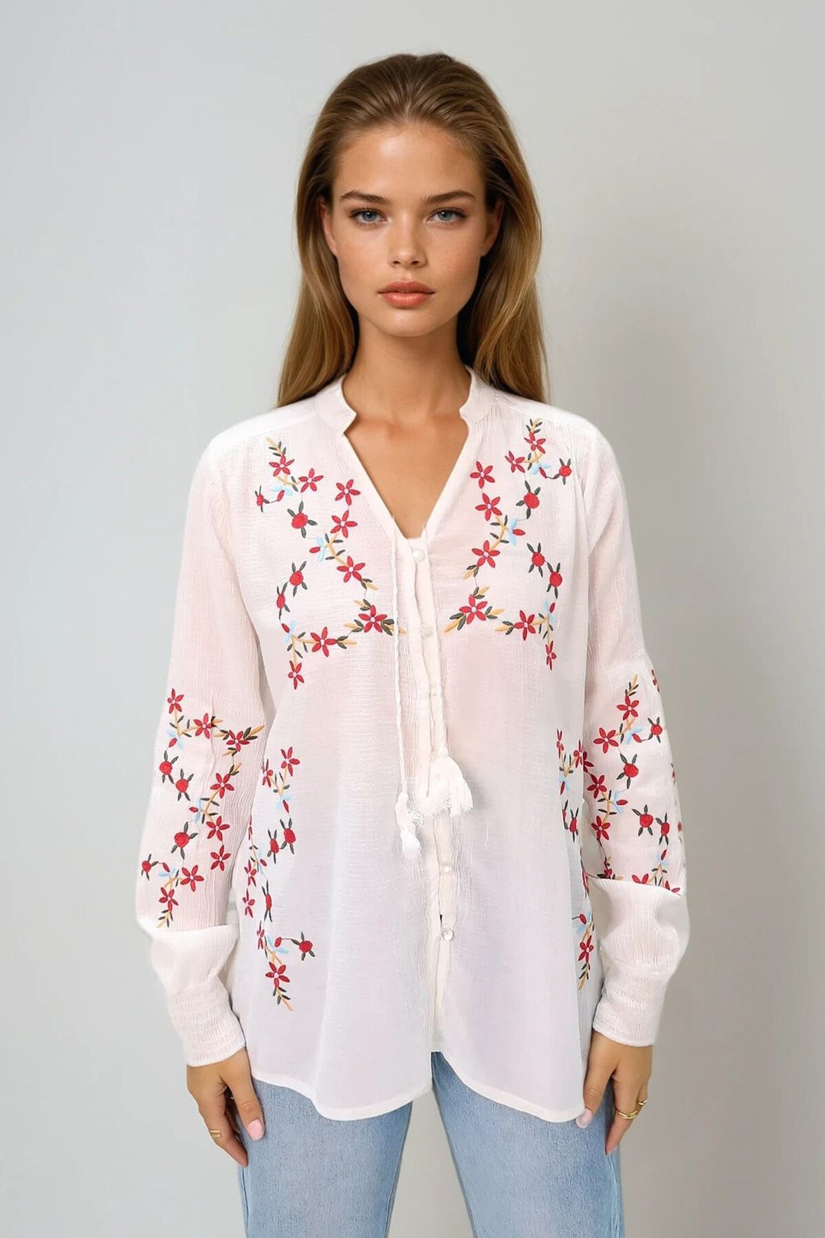 Beyaz Önü Düğme Detaylı Nakış İşlemeli Premıum Keten Dokuma Gömlek