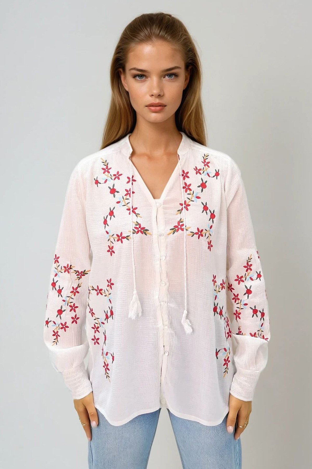 Beyaz Önü Düğme Detaylı Nakış İşlemeli Premıum Keten Dokuma Gömlek