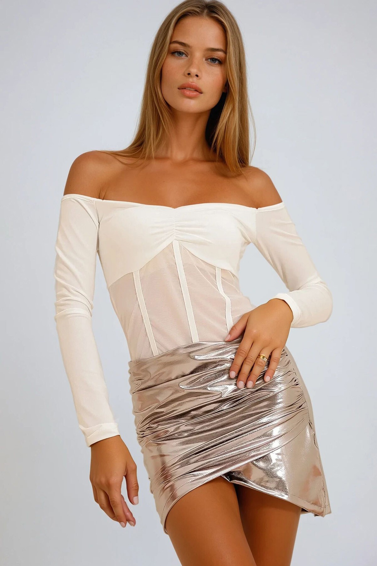 Beyaz Öpücük Yaka Tül Detaylı Bluz