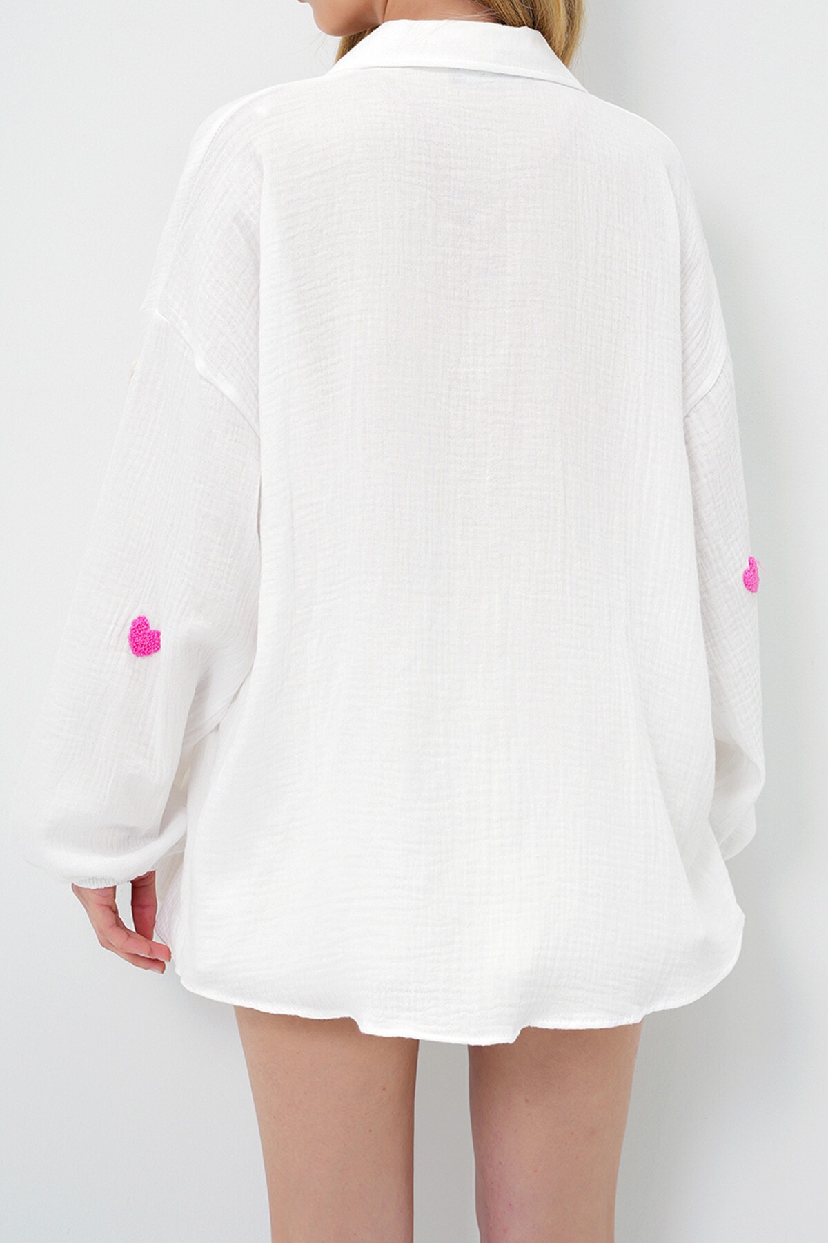 Beyaz Süzene Kalp İşlemeli Oversize Müslin Keten Gömlek