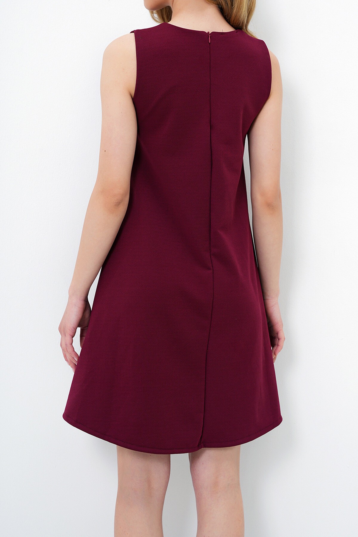 Bordo Bisiklet Yaka Arkası Fermuarlı  Kolsuz Krep Elbise
