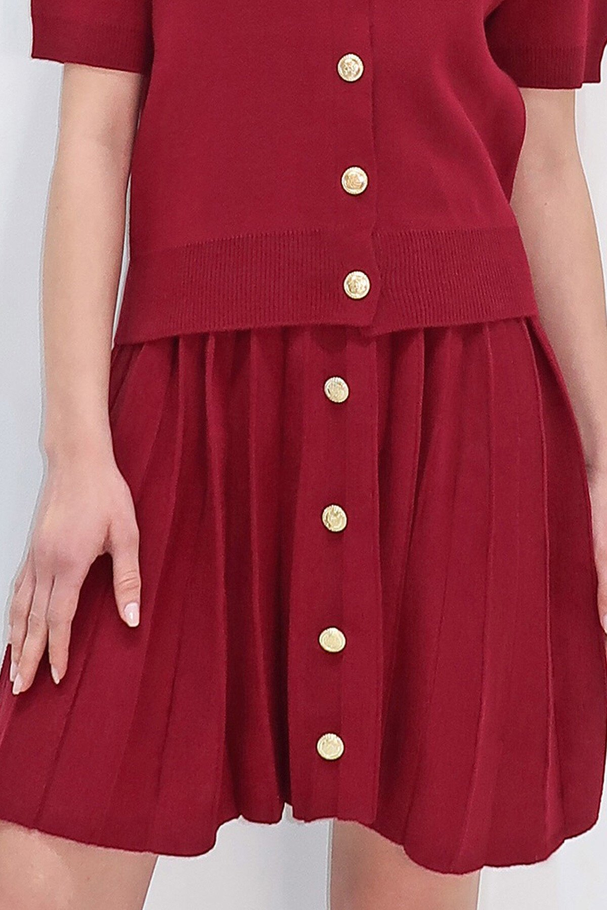 Bordo Bisiklet Yaka Düğme Detaylı Triko Bluz Ve Etek Takım