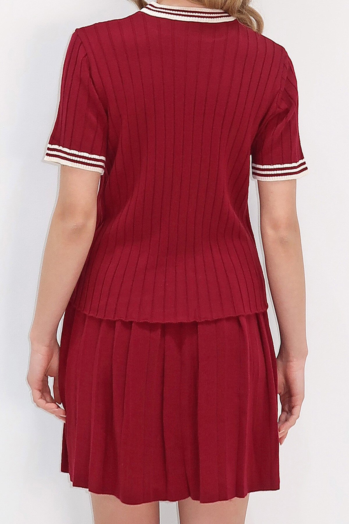 Bordo Bisiklet Yaka Nakışlı Triko Vluz Ve Mini Etek Takım