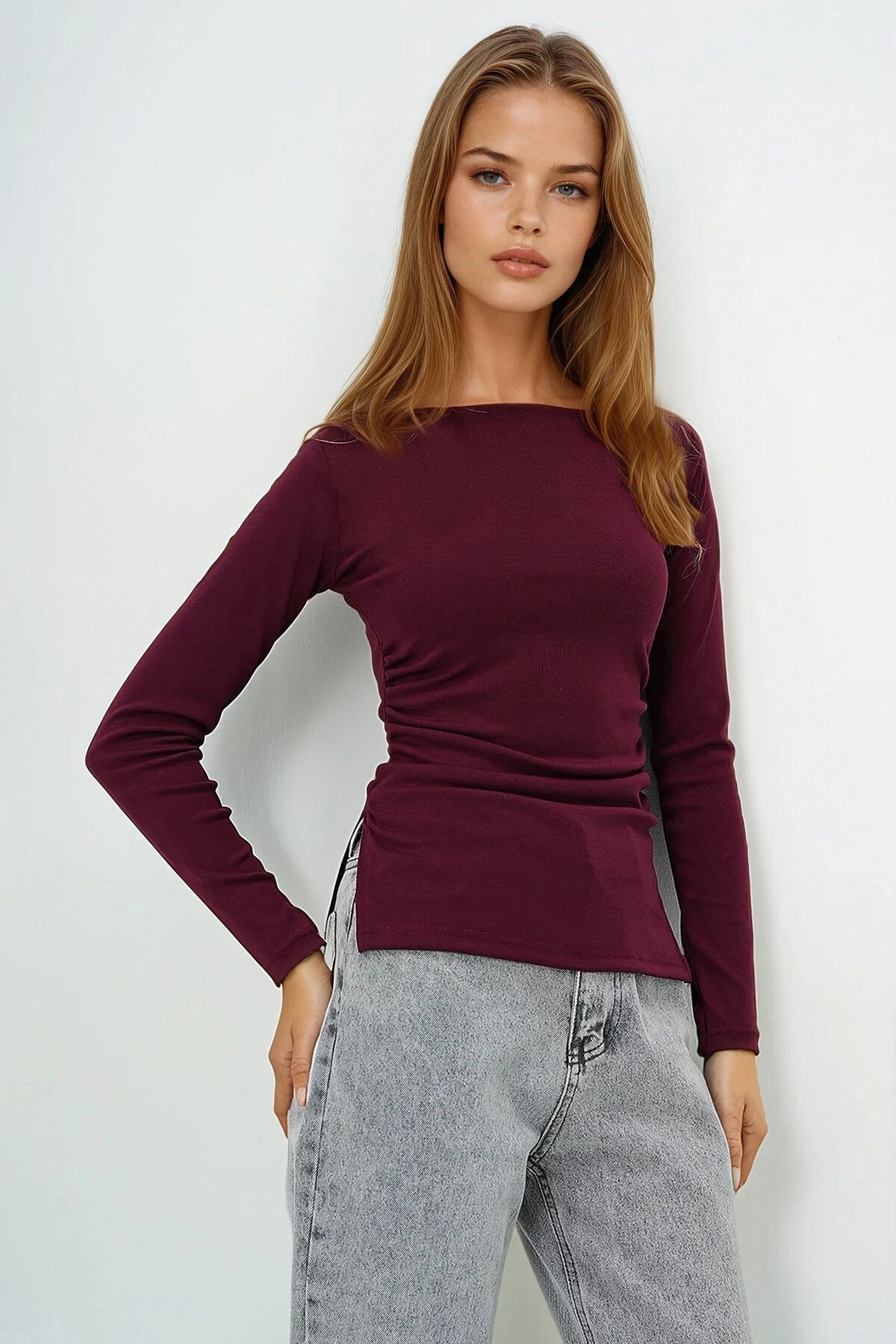 Bordo Geniş Yaka Drapeli Yırtmaçlı Bluz