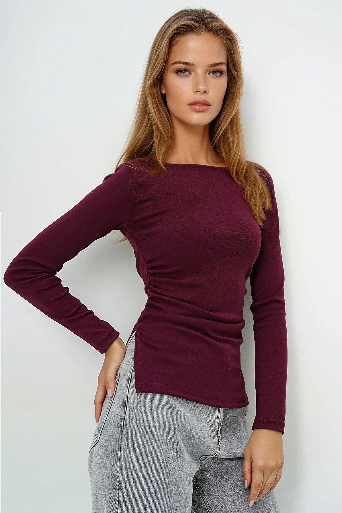 Bordo Geniş Yaka Drapeli Yırtmaçlı Bluz