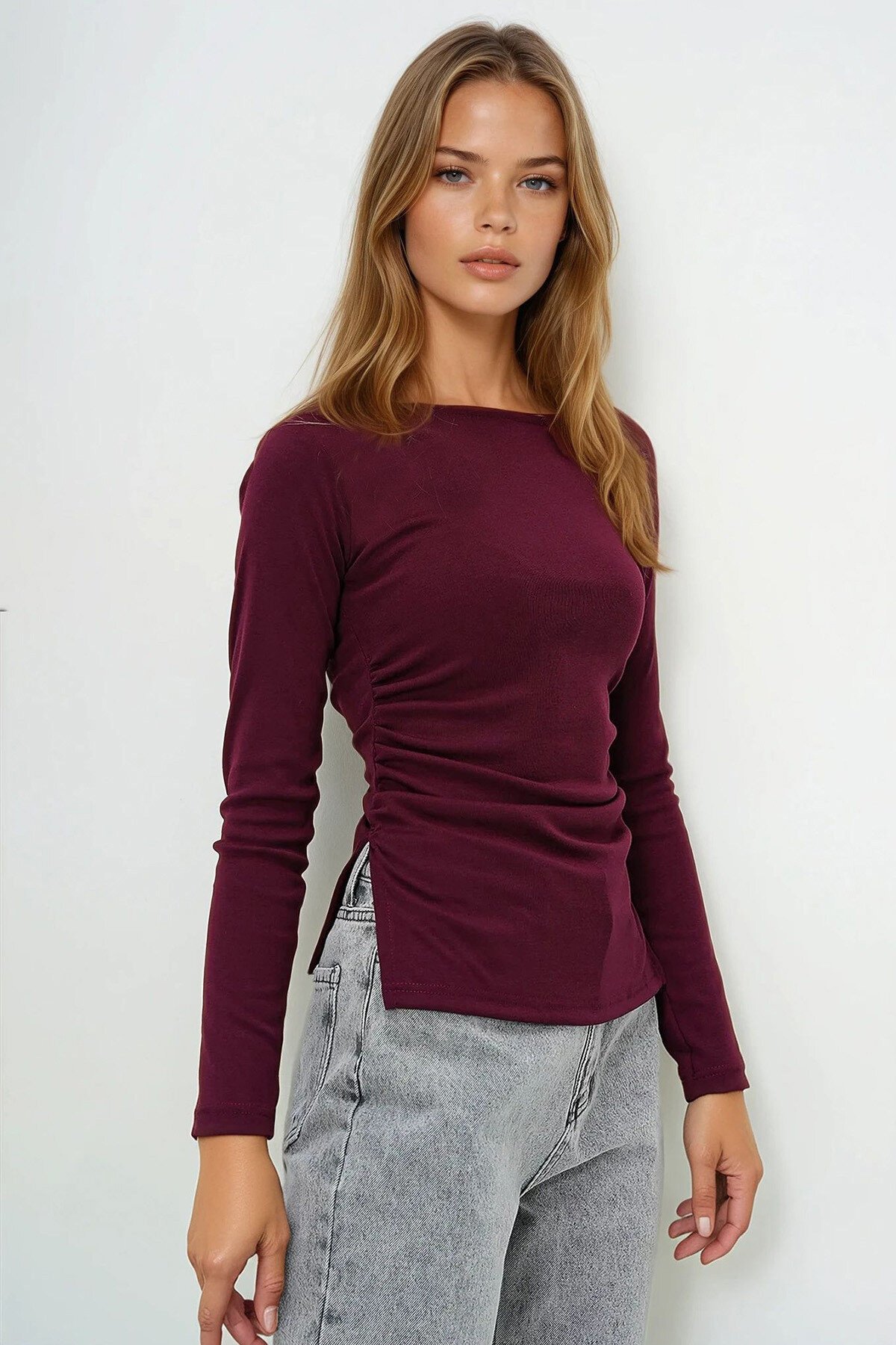 Bordo Geniş Yaka Drapeli Yırtmaçlı Bluz