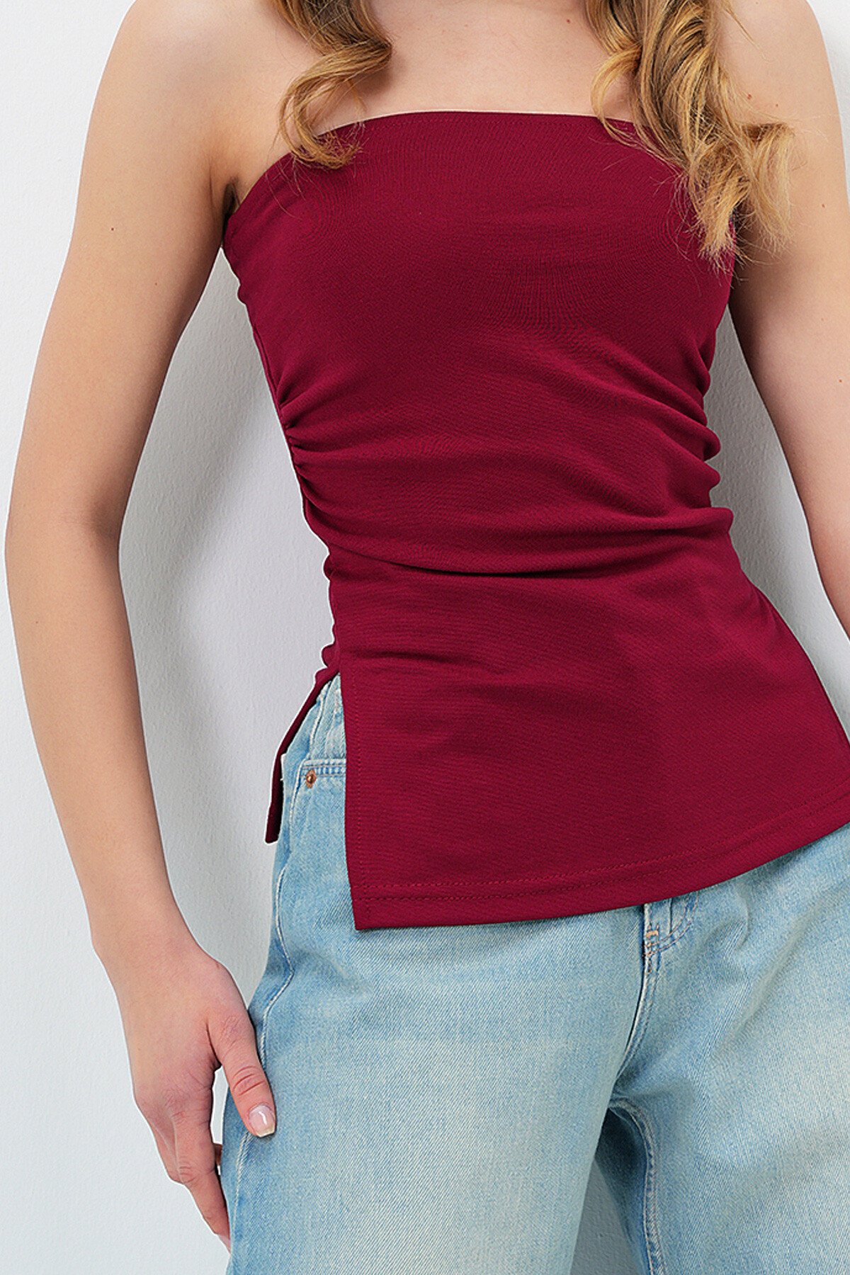 Bordo Straplez Yanı Yırtmaçlı Çelik Örme Bluz