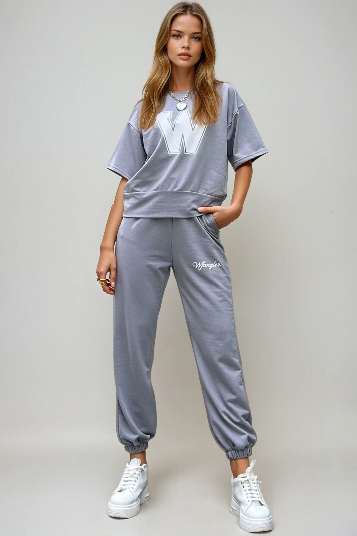 Boyalı Gri Baskılı T Shirt Ve Yüksek Bel Jogging Takım