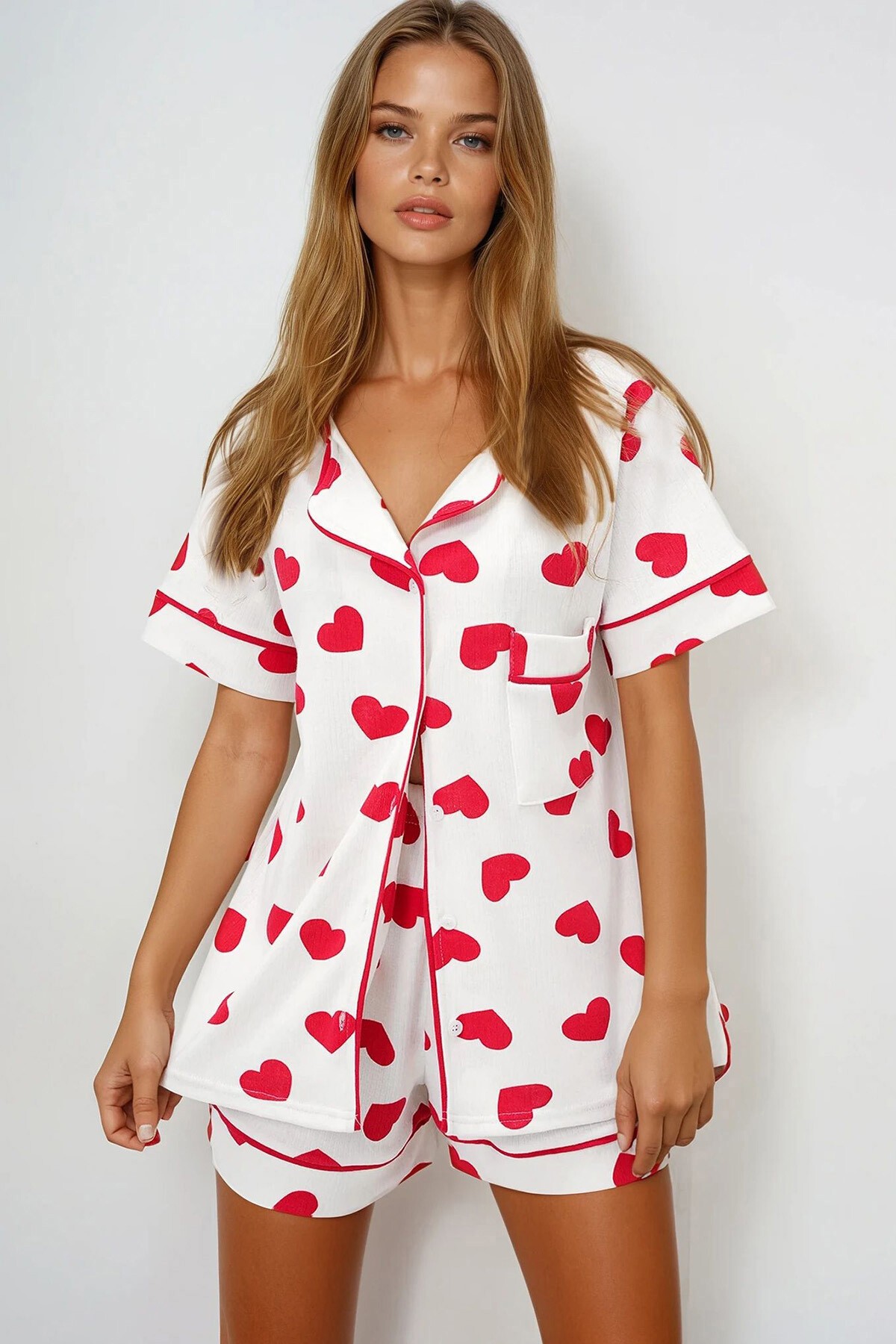 Büyük Kalp Kırmızı Tek Cepli Biye Detaylı Pamuklu Gömlek Ve Şortlu Pijama Takımı