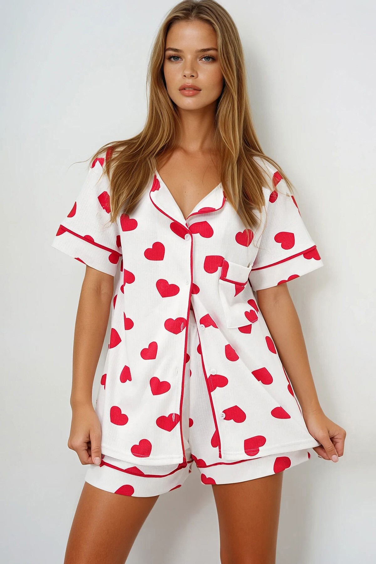 Büyük Kalp Kırmızı Tek Cepli Biye Detaylı Pamuklu Gömlek Ve Şortlu Pijama Takımı