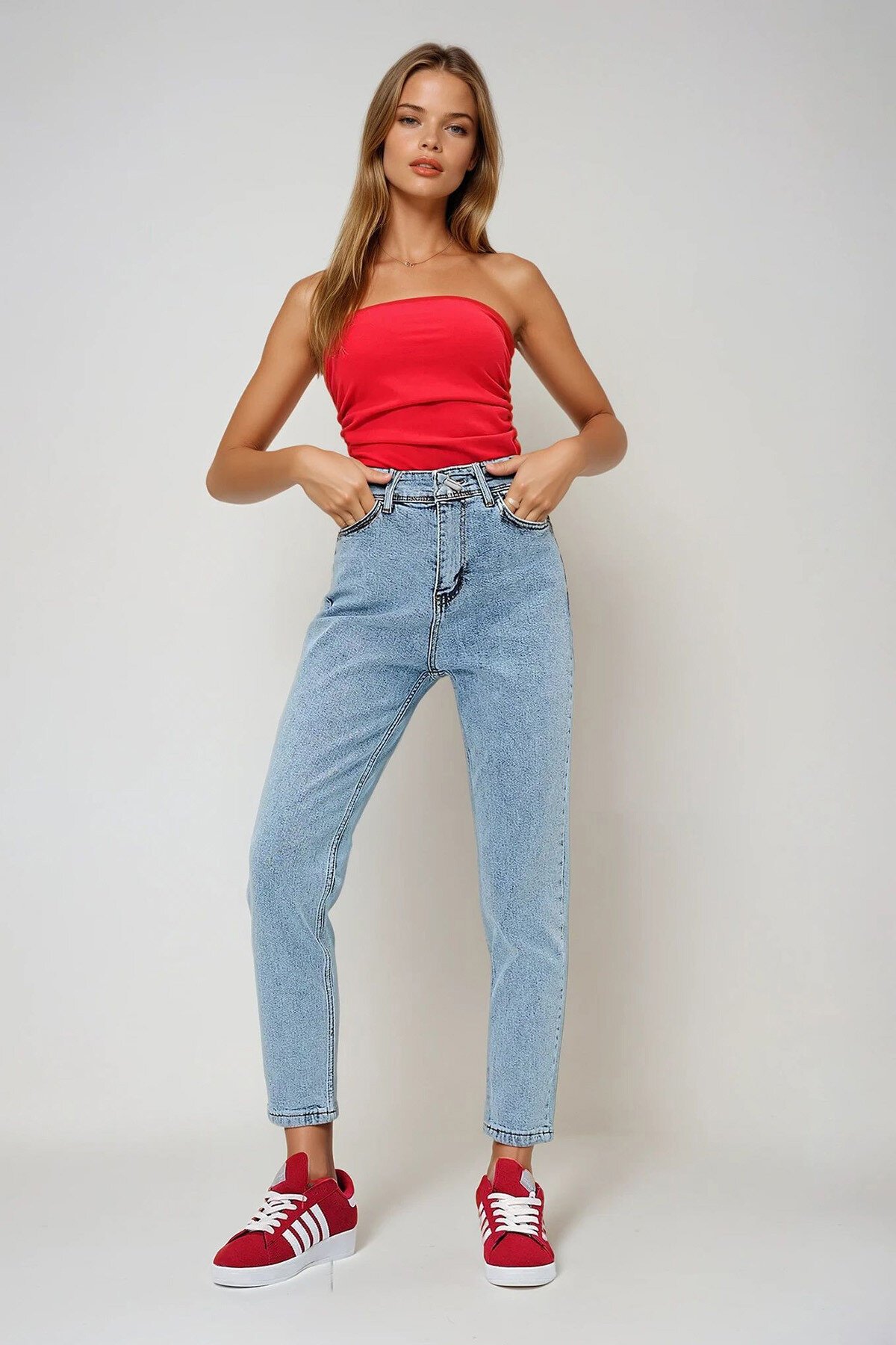 Buz Mavi Normal Bel Dar Paça Yıkamalı Mom Jean