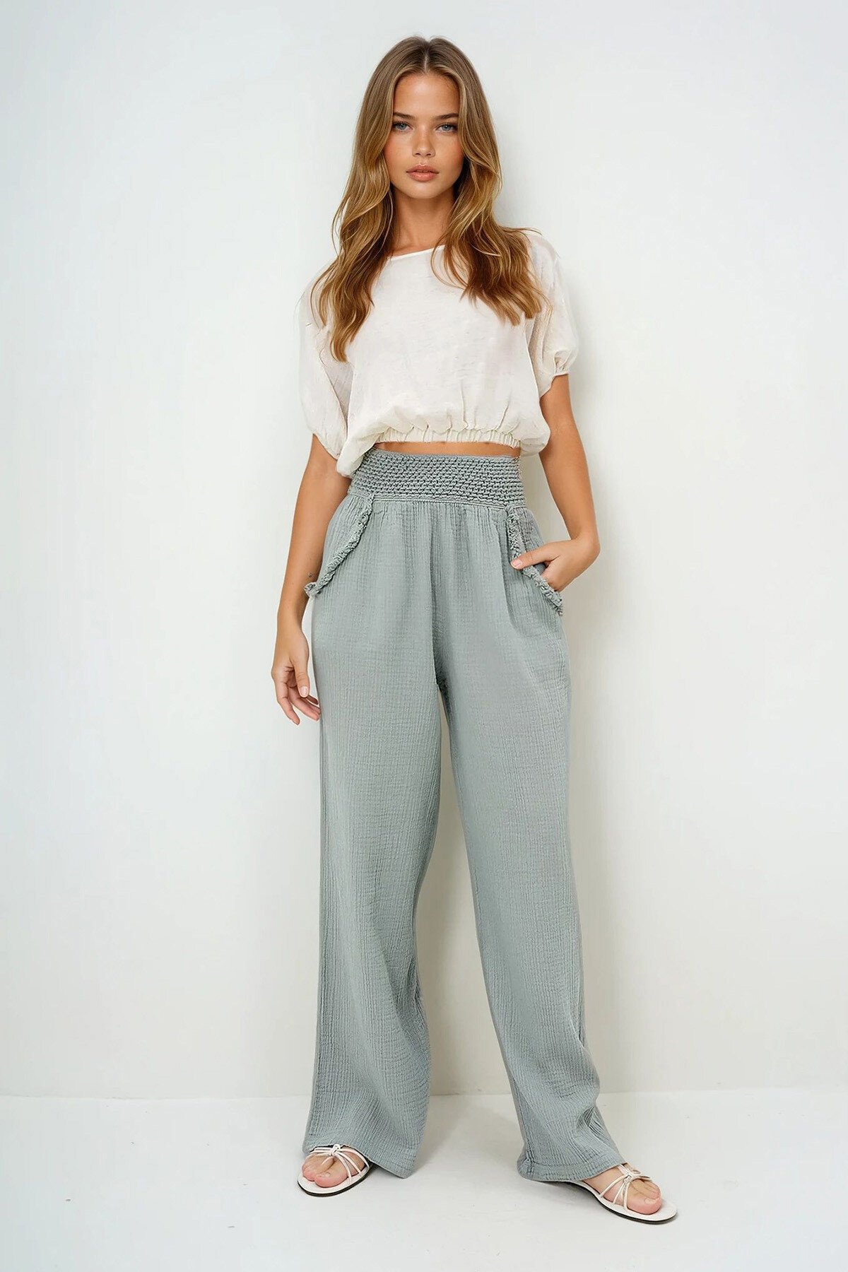 Çağla Yeşili Çift Cepli Beli Örgü Detaylı Müslin Kumaş Pantolon