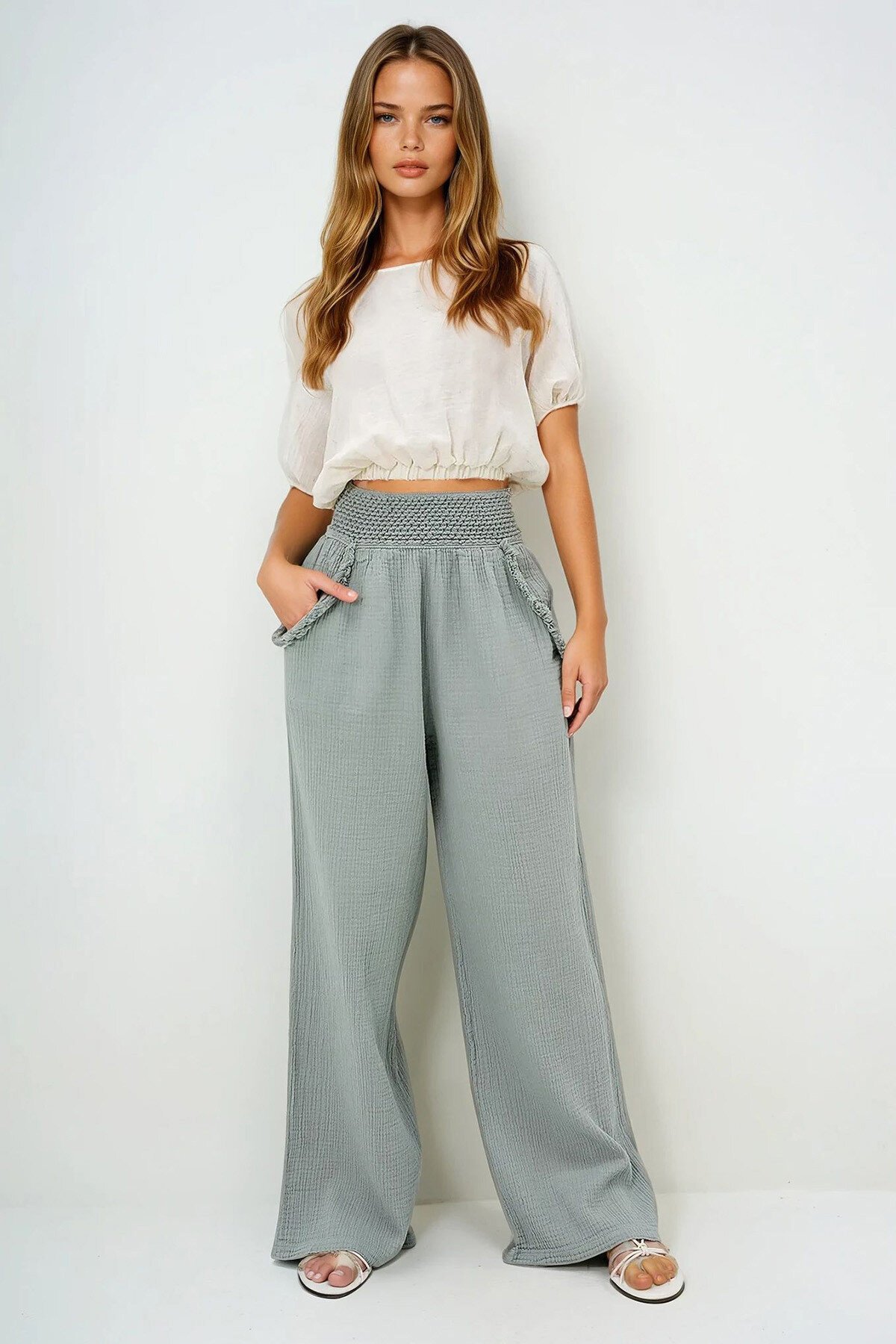 Çağla Yeşili Çift Cepli Beli Örgü Detaylı Müslin Kumaş Pantolon