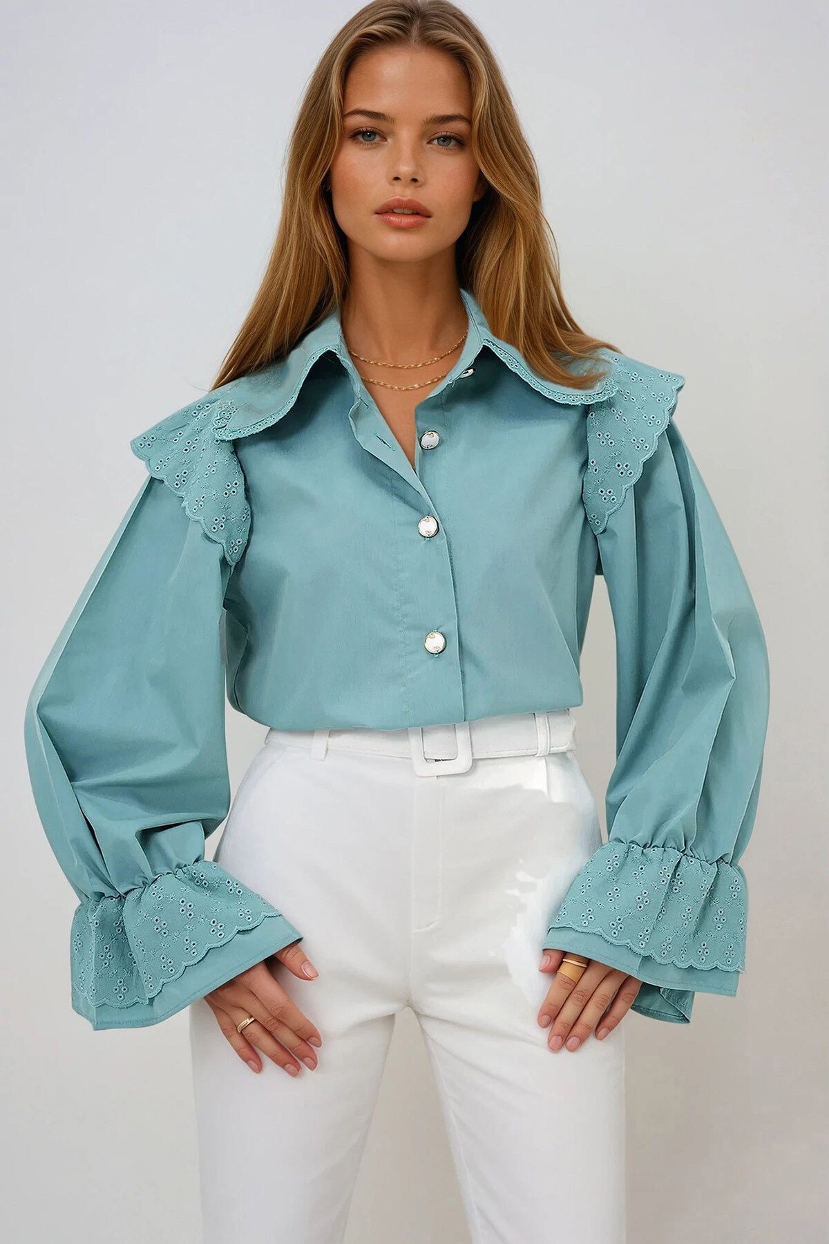 Çağla Yeşili Yakası Fisto İşlemeli Balon Kol Nakışlı Poplin Gömlek