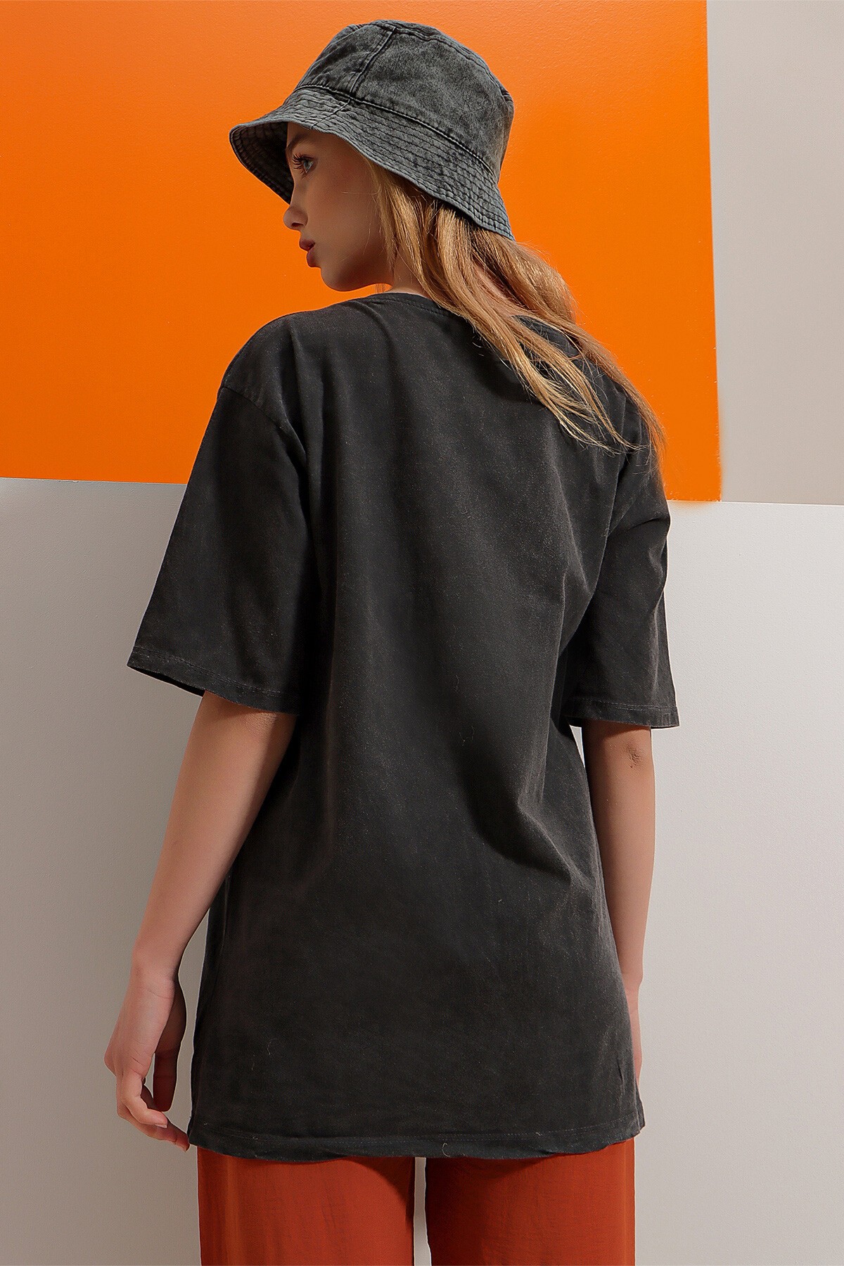 Camel-Antrasit Bisiklet Yaka Dijital Baskılı Yıkamalı Oversize T-Shirt