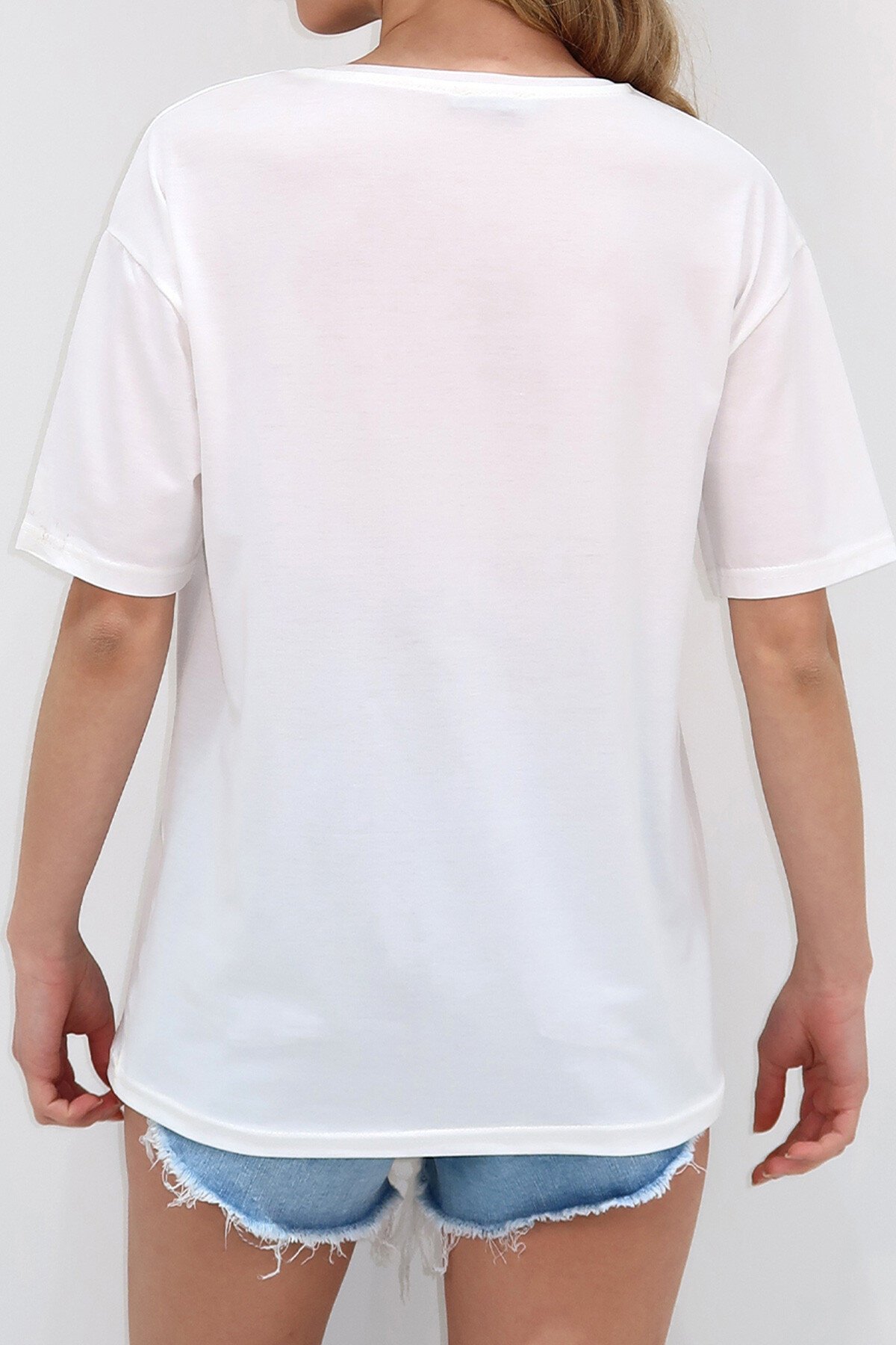 Ekru Bisiklet Yaka Kabartma Nakışlı Bluz