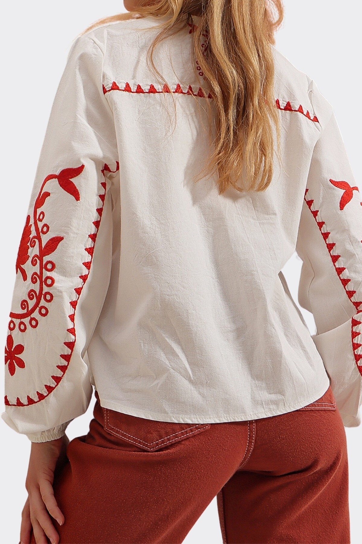 Ekru Hakim Yaka Kabartmalı Nakış İşlemeli Premium Keten Gömlek